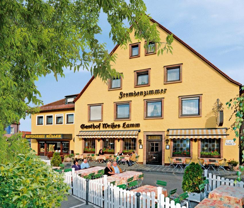 Gasthof Weisses Lamm Нюрнберг Экстерьер фото